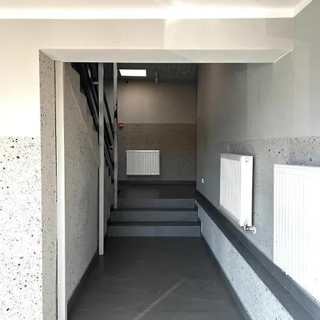 Ostello Towarowa 24 *